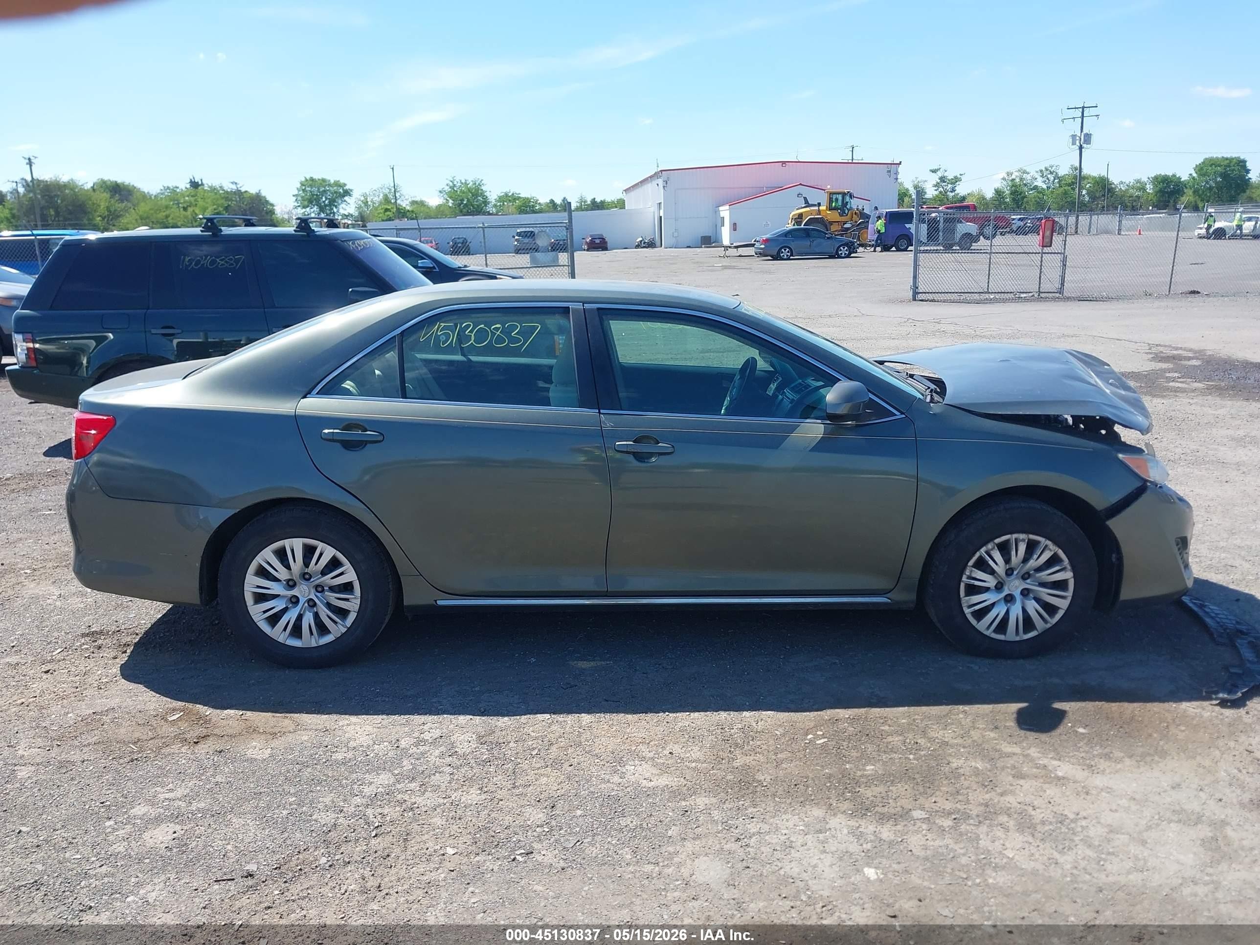2014 Toyota Camry Le Green vin: 4T4BF1FK5ER412325