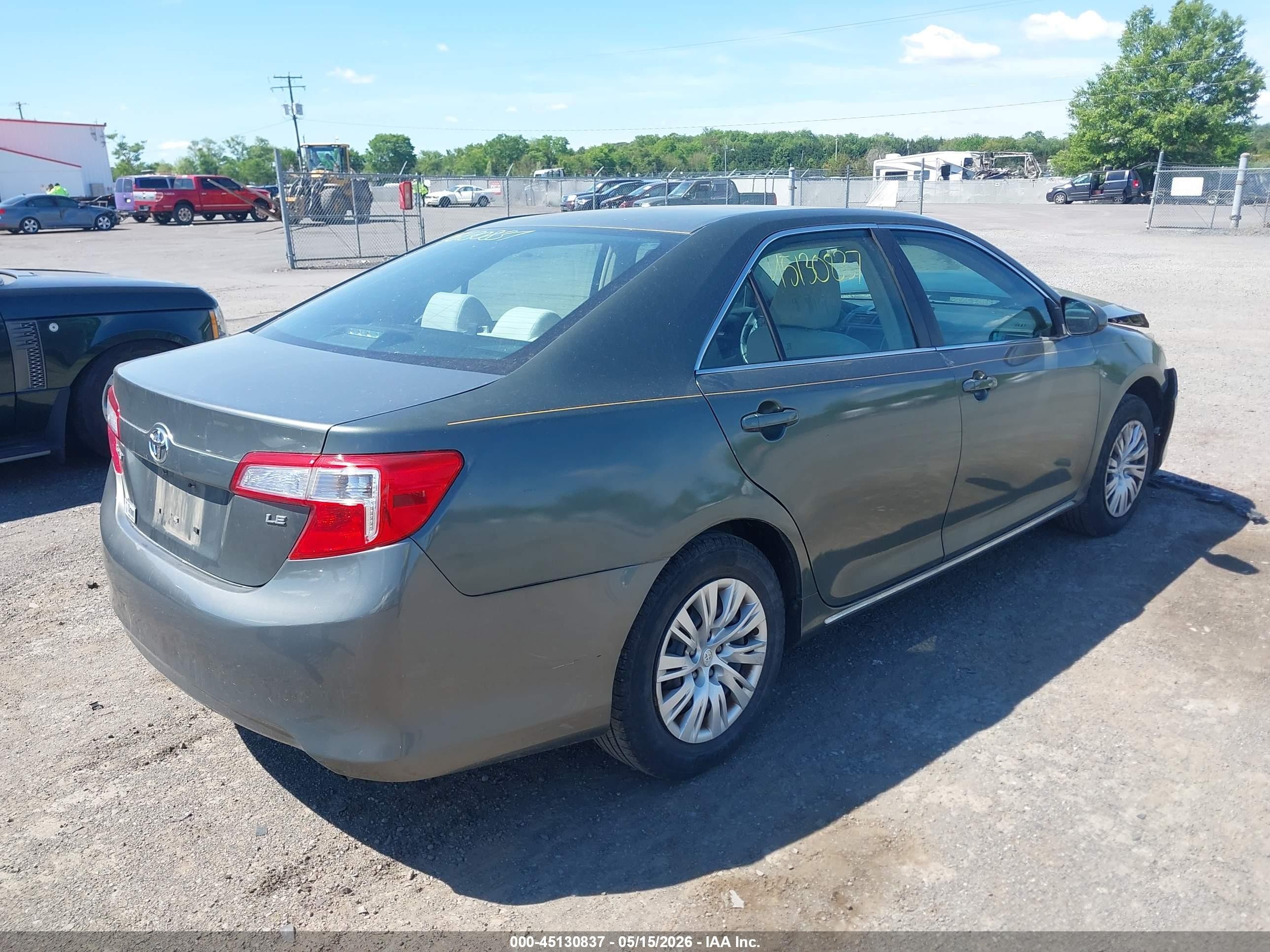 2014 Toyota Camry Le Green vin: 4T4BF1FK5ER412325