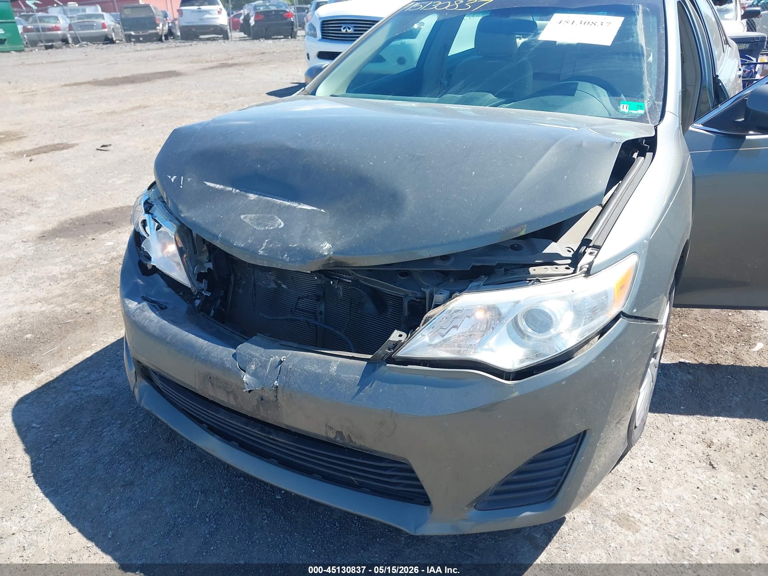 2014 Toyota Camry Le Green vin: 4T4BF1FK5ER412325