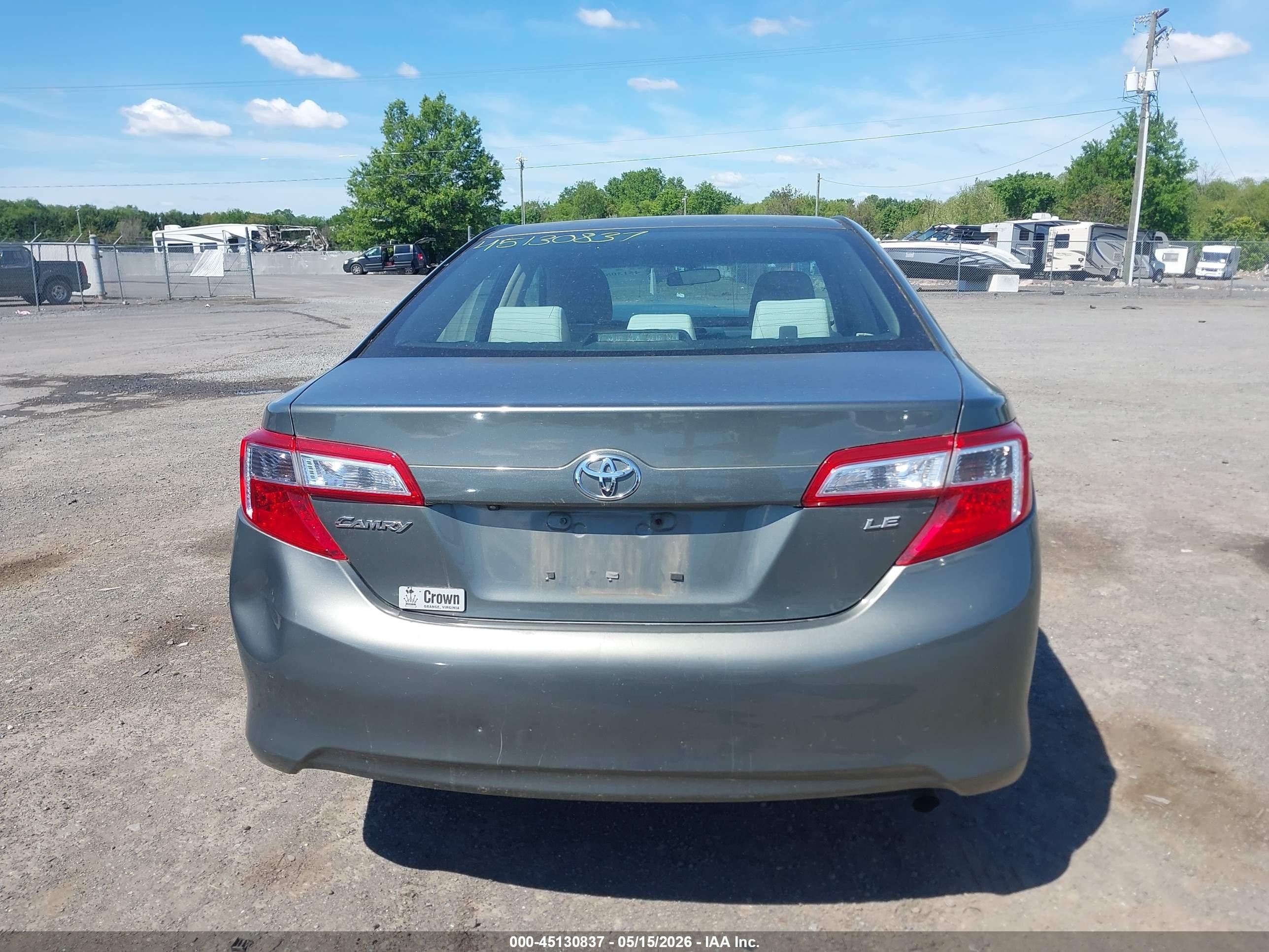 2014 Toyota Camry Le Green vin: 4T4BF1FK5ER412325