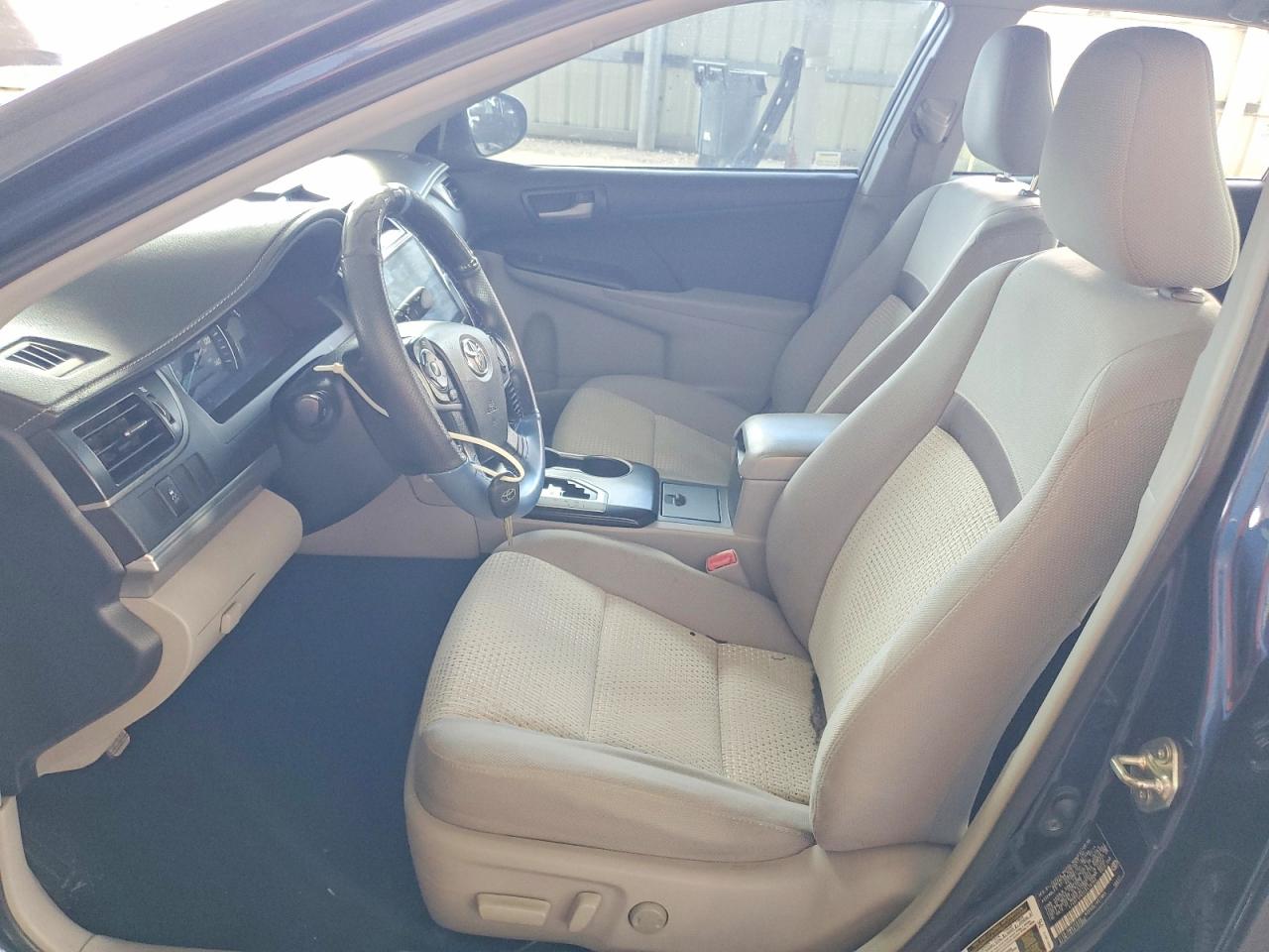 2014 Toyota Camry Le Blue vin: 4T4BF1FK5ER416360