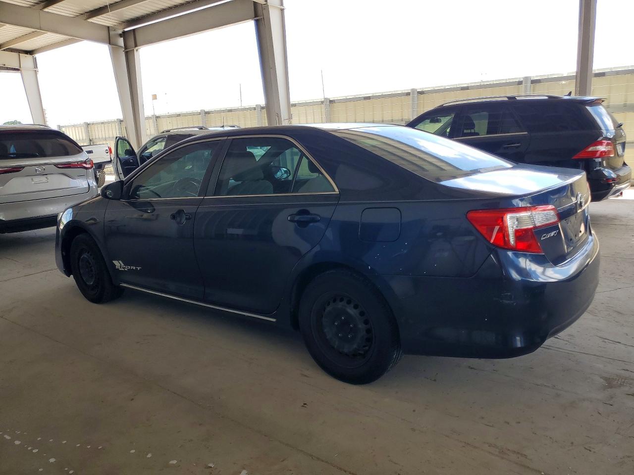 2014 Toyota Camry Le Blue vin: 4T4BF1FK5ER416360