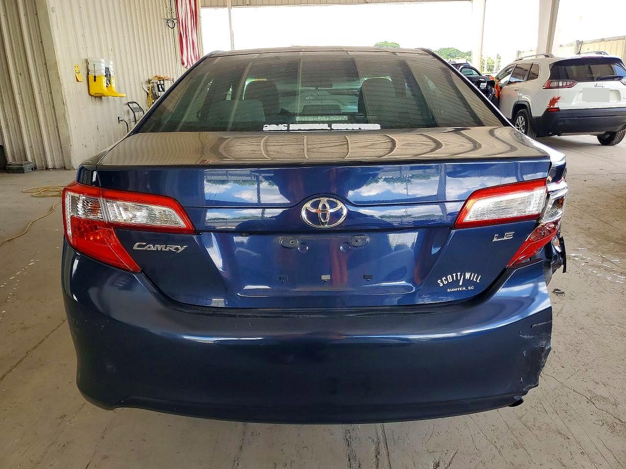 2014 Toyota Camry Le Blue vin: 4T4BF1FK5ER416360