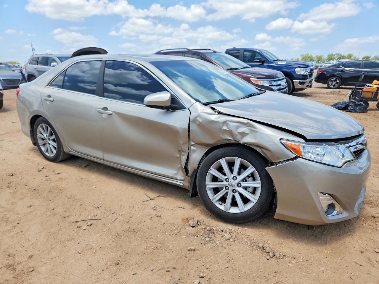 2014 Toyota Camry Xle Tan vin: 4T4BF1FK5ER427407