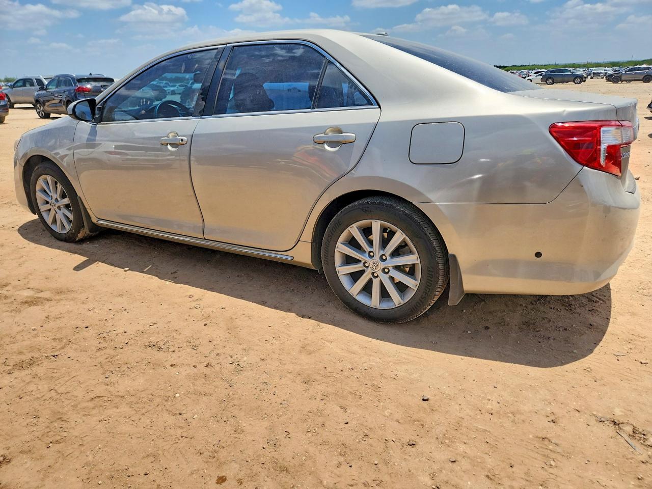 2014 Toyota Camry Xle Tan vin: 4T4BF1FK5ER427407