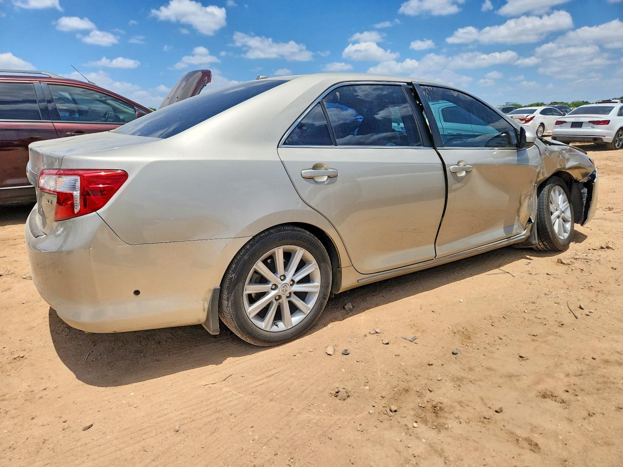 2014 Toyota Camry Xle Tan vin: 4T4BF1FK5ER427407