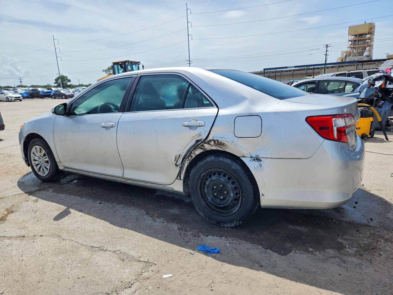 2014 Toyota Camry Le Серебряный vin: 4T4BF1FK5ER429934