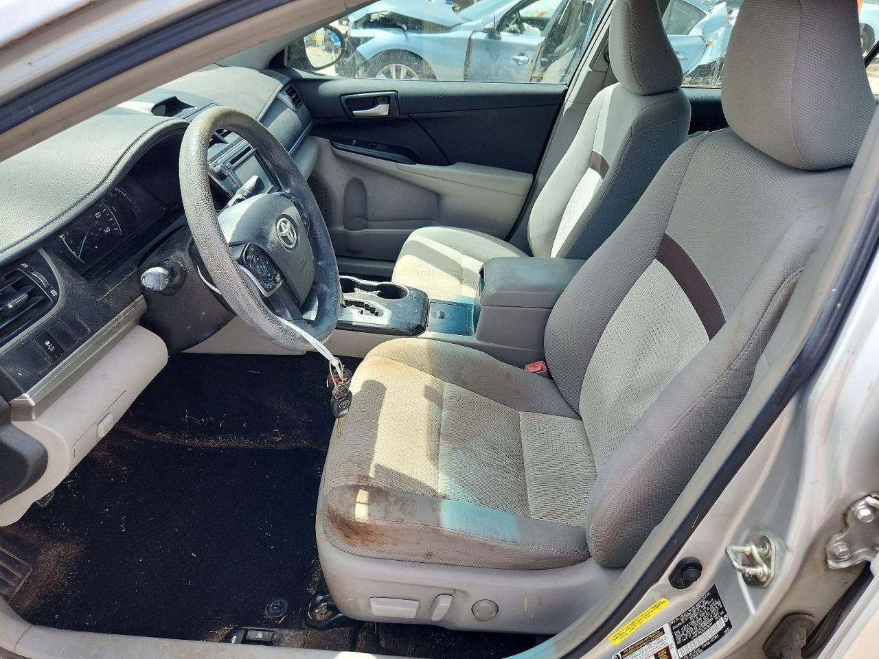 2014 Toyota Camry Le Серебряный vin: 4T4BF1FK5ER429934