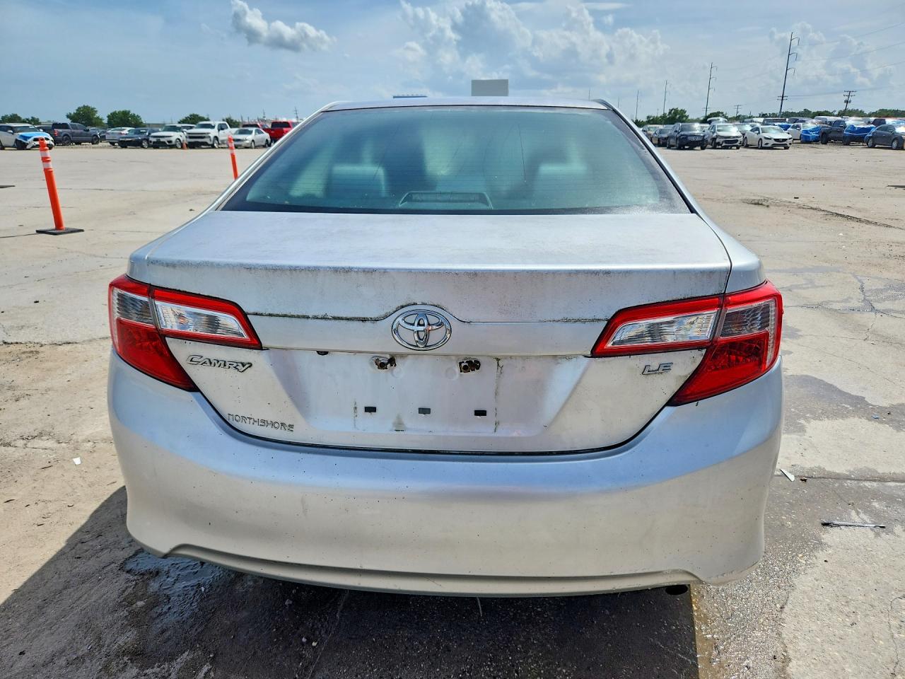 2014 Toyota Camry Le Серебряный vin: 4T4BF1FK5ER429934