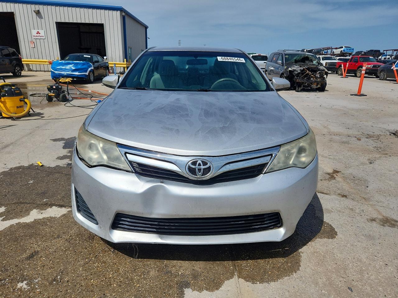 2014 Toyota Camry Le Серебряный vin: 4T4BF1FK5ER429934