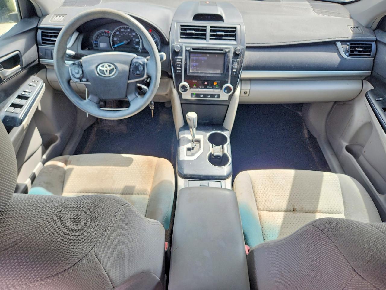 2014 Toyota Camry Le Серебряный vin: 4T4BF1FK5ER429934