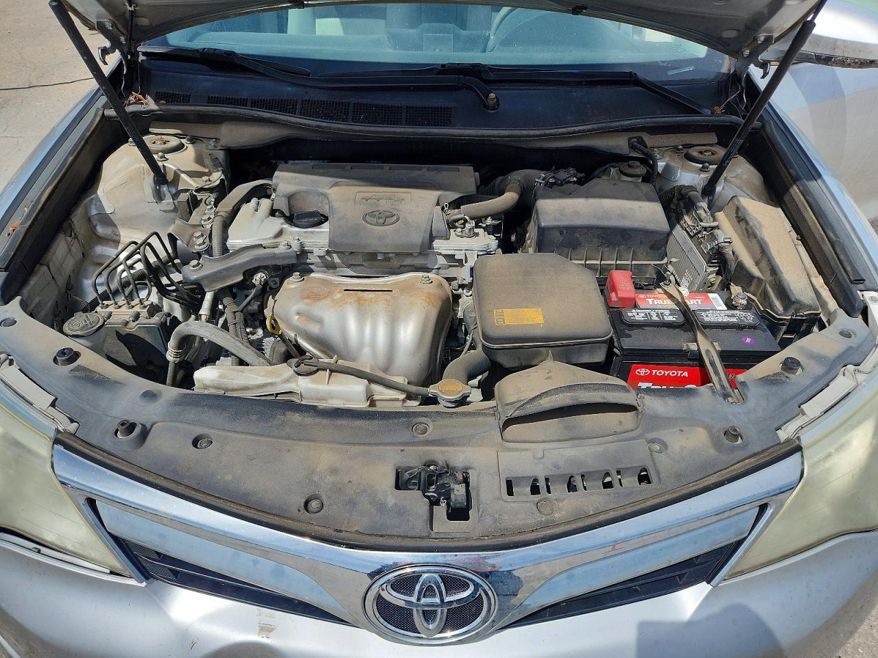 2014 Toyota Camry Le Серебряный vin: 4T4BF1FK5ER429934