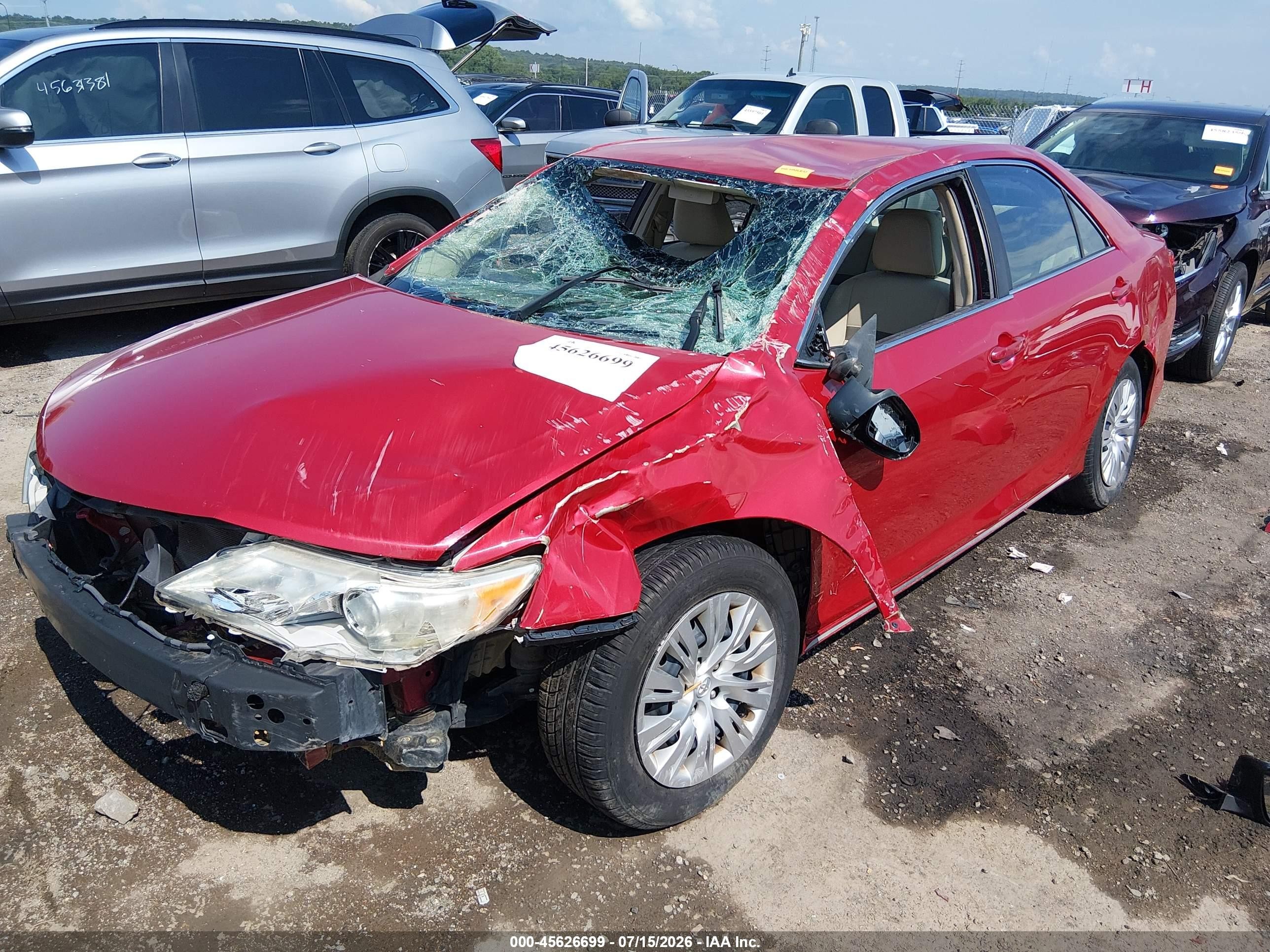 2014 Toyota Camry Le Red vin: 4T4BF1FK5ER430677