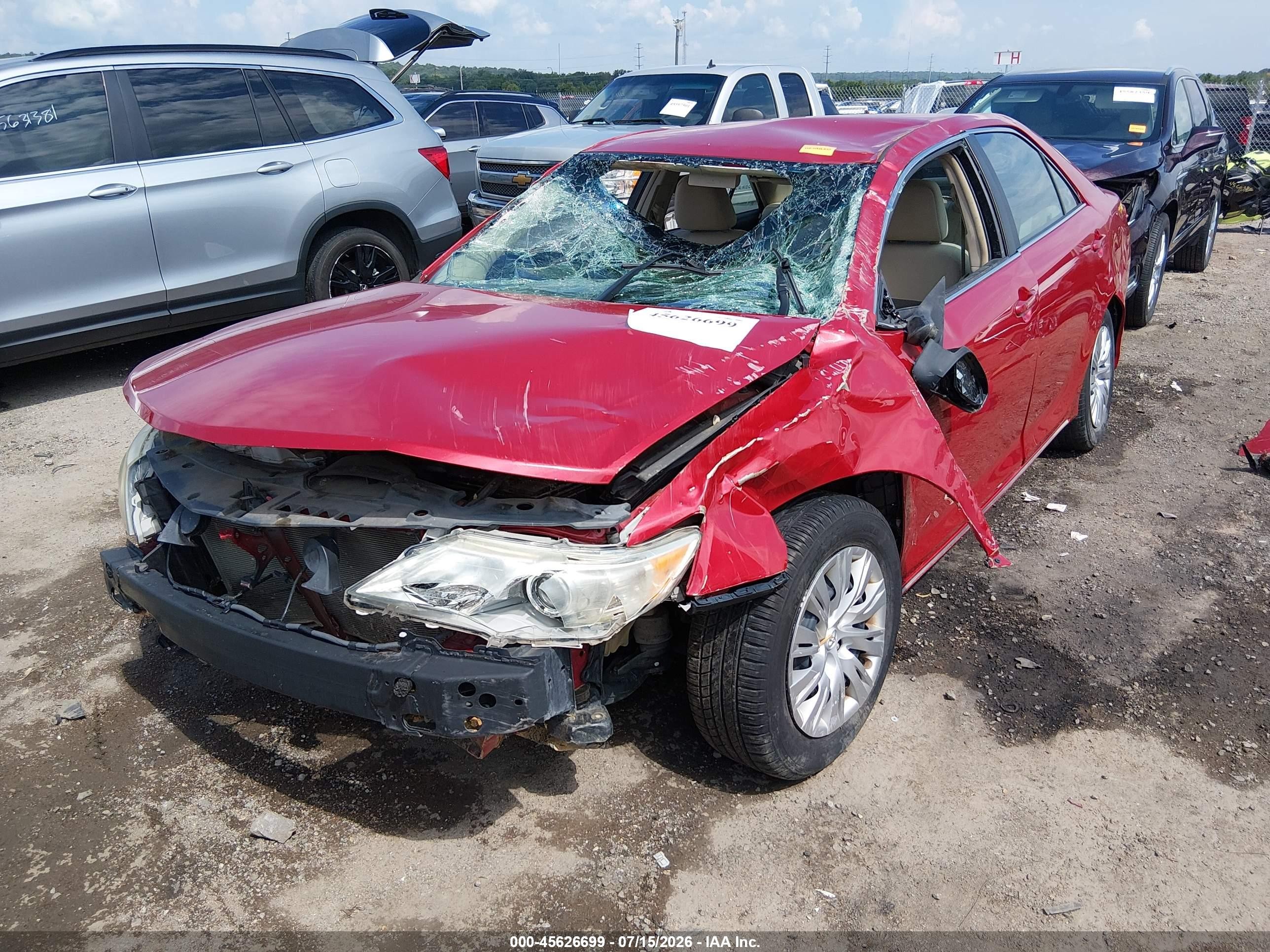 2014 Toyota Camry Le Red vin: 4T4BF1FK5ER430677