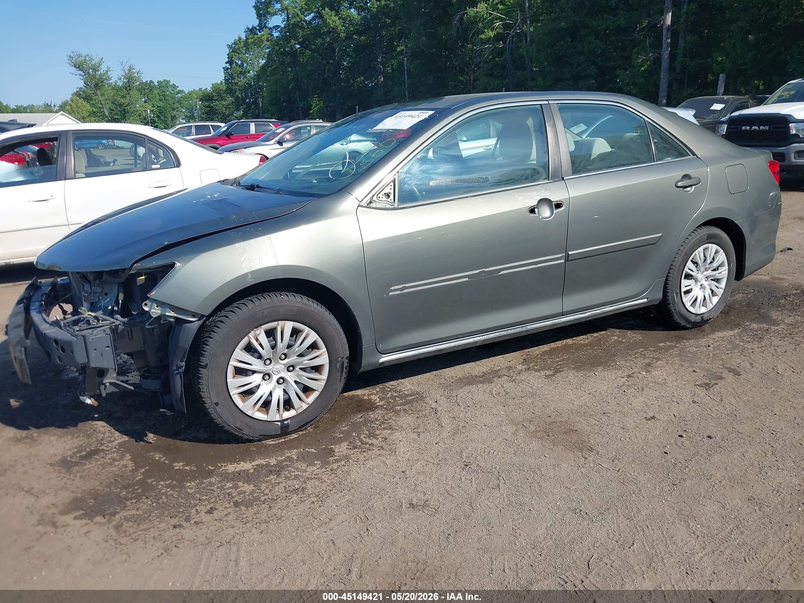 2014 Toyota Camry Le Gray vin: 4T4BF1FK5ER435832