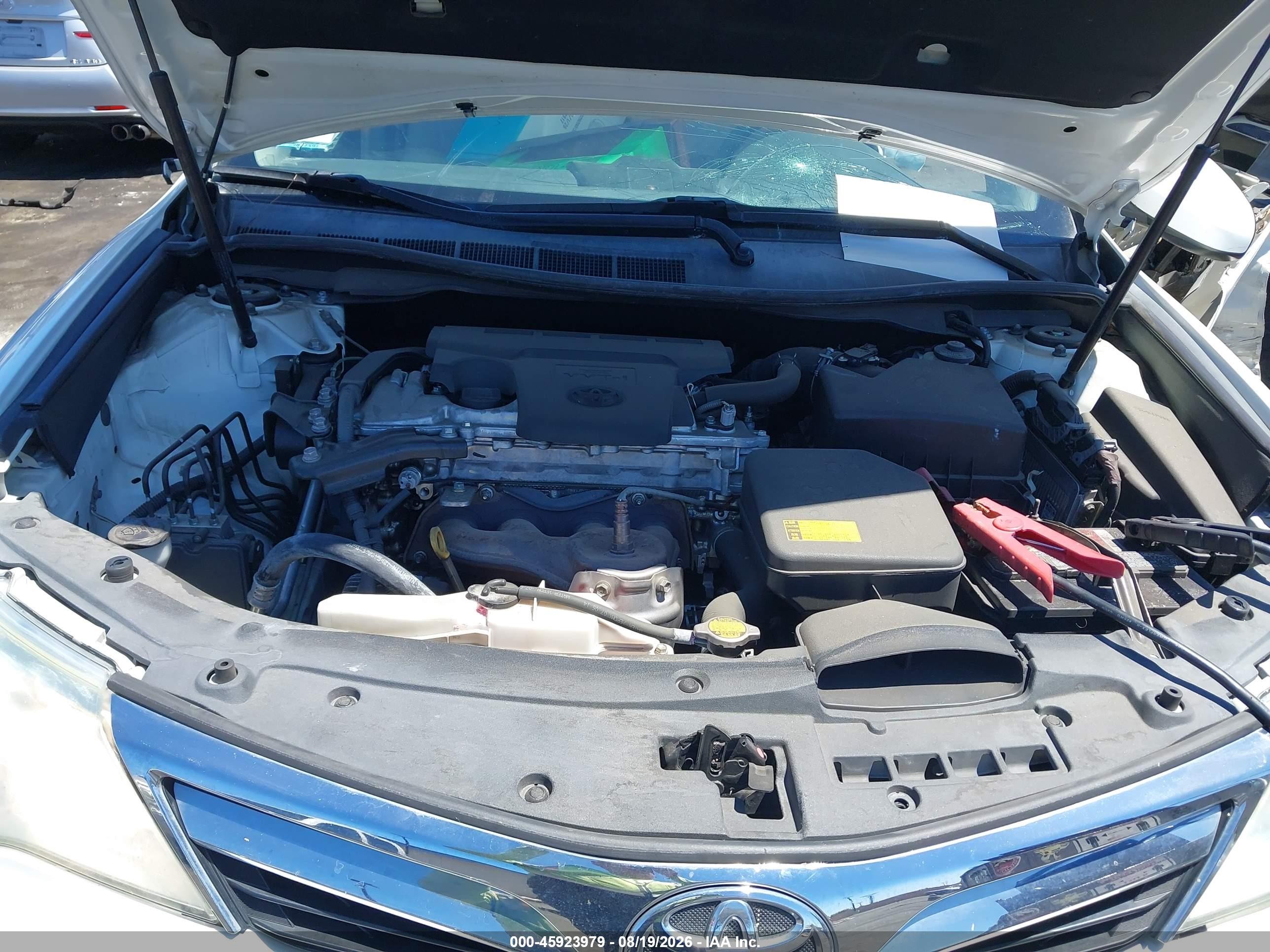 2014 Toyota Camry Le White vin: 4T4BF1FK5ER437063