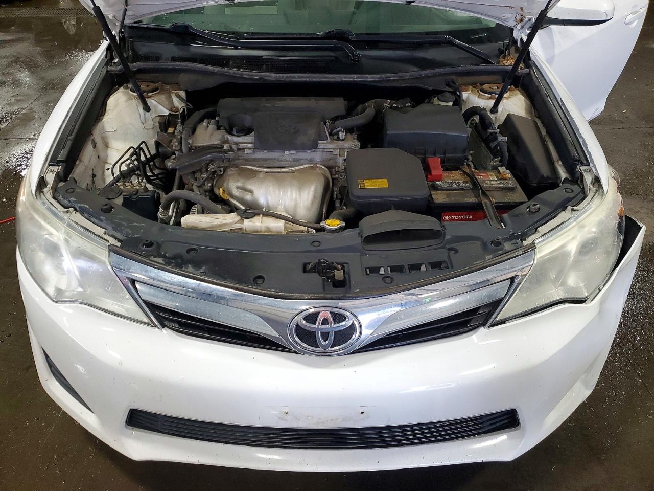 2014 Toyota Camry Le Белый vin: 4T4BF1FK5ER442697