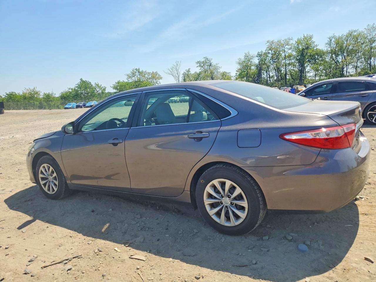 2015 Toyota Camry Le Gray vin: 4T4BF1FK5FR454091