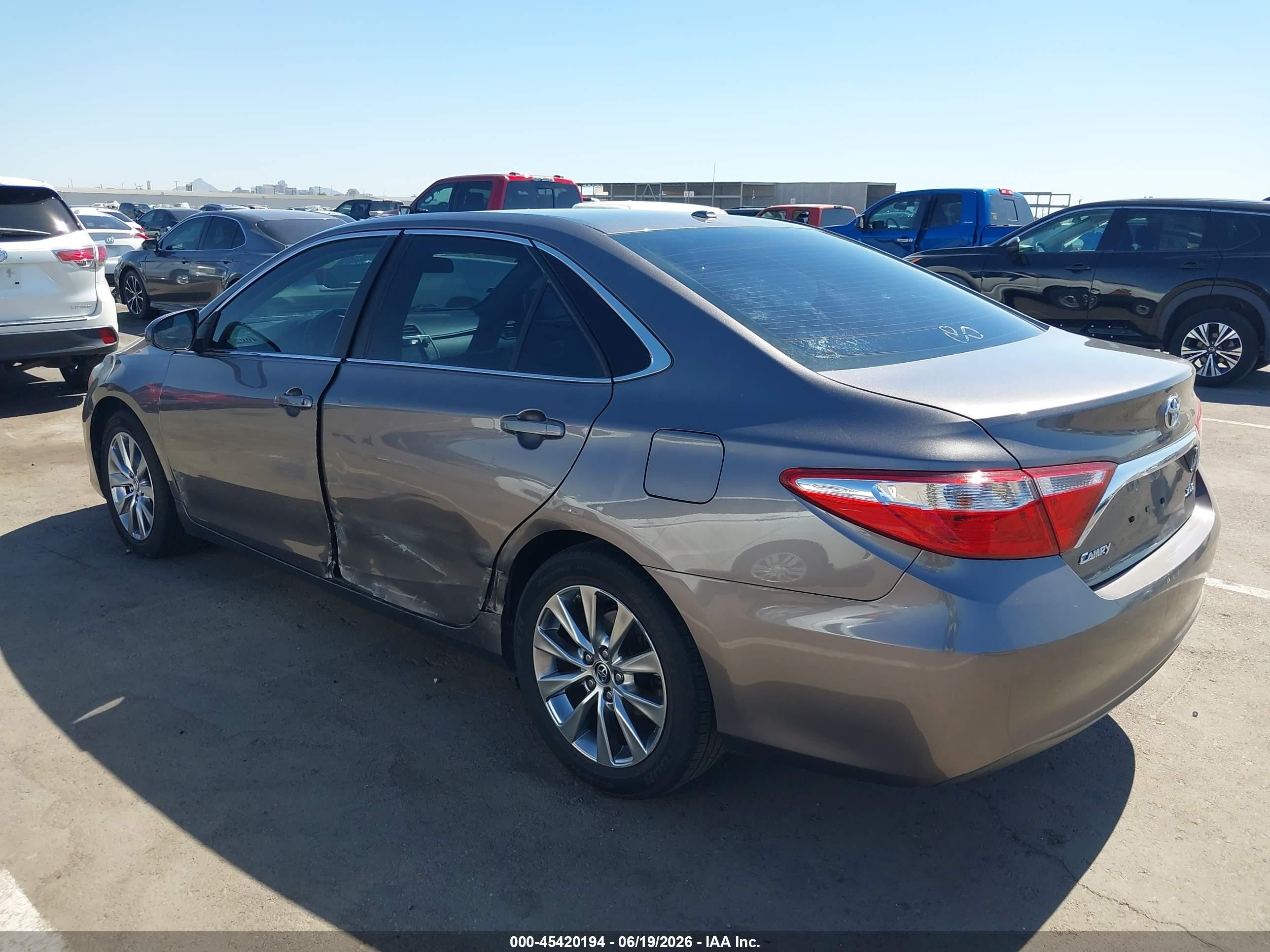 2015 Toyota Camry Xle Gray vin: 4T4BF1FK5FR455905
