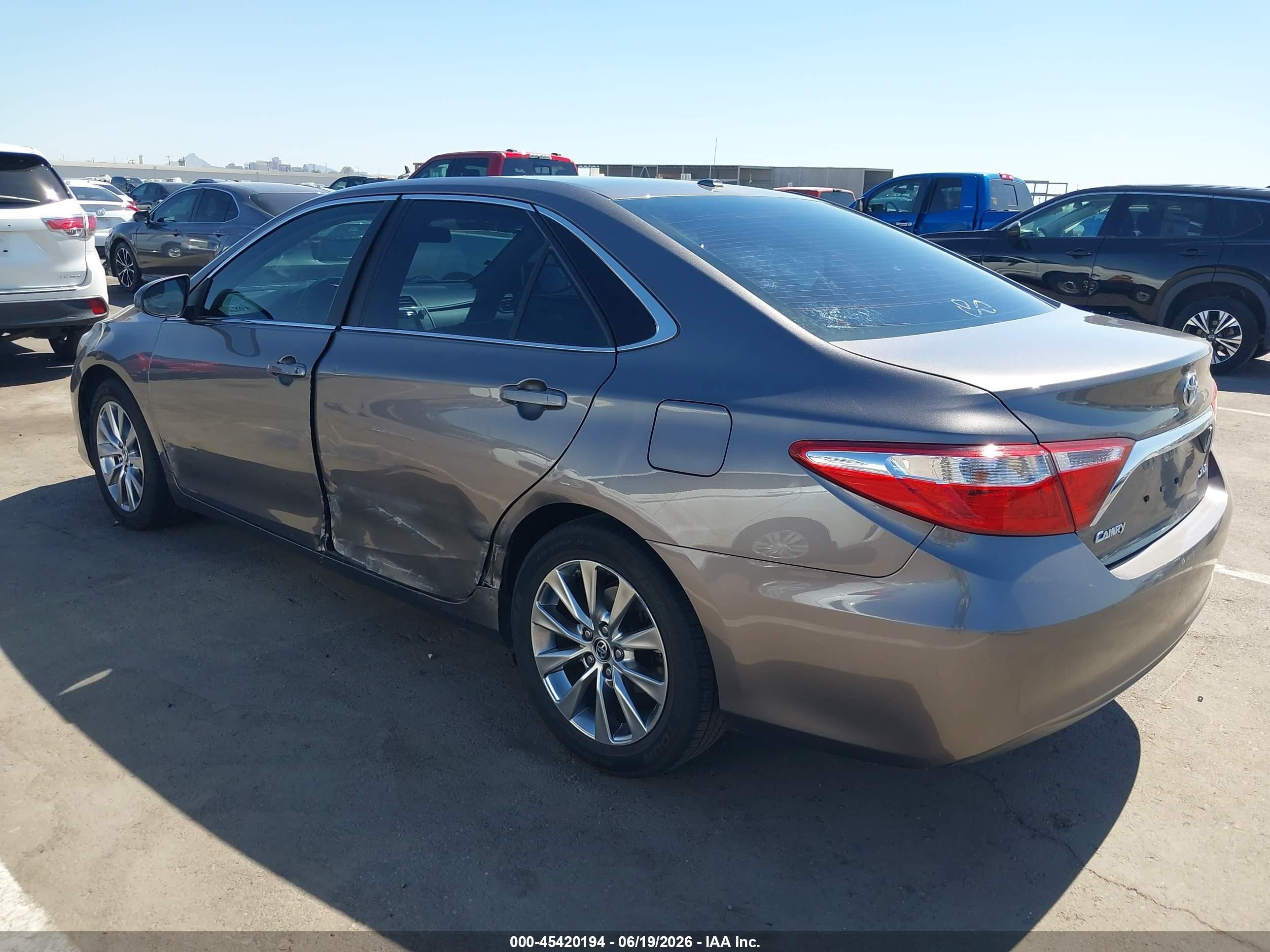 2015 Toyota Camry Xle Gray vin: 4T4BF1FK5FR455905