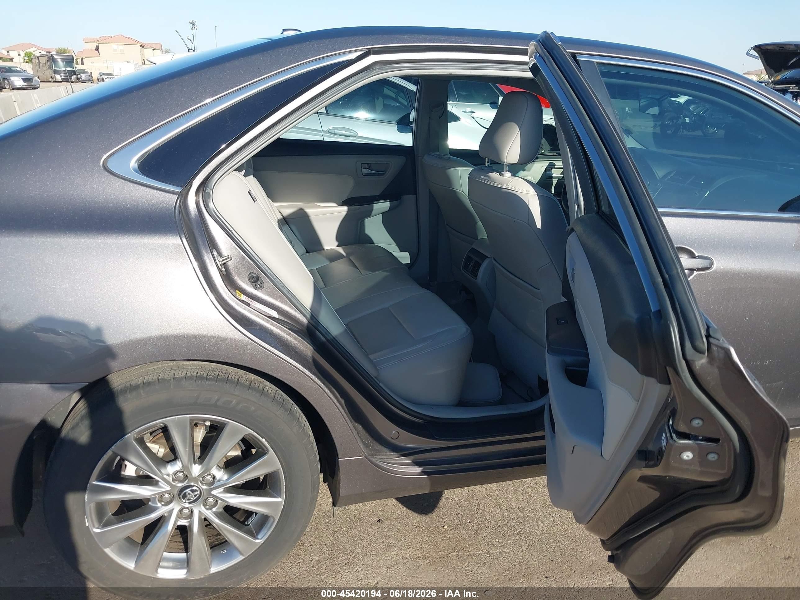 2015 Toyota Camry Xle Gray vin: 4T4BF1FK5FR455905