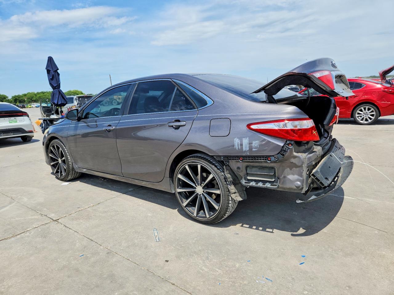 2015 Toyota Camry Le Gray vin: 4T4BF1FK5FR457587
