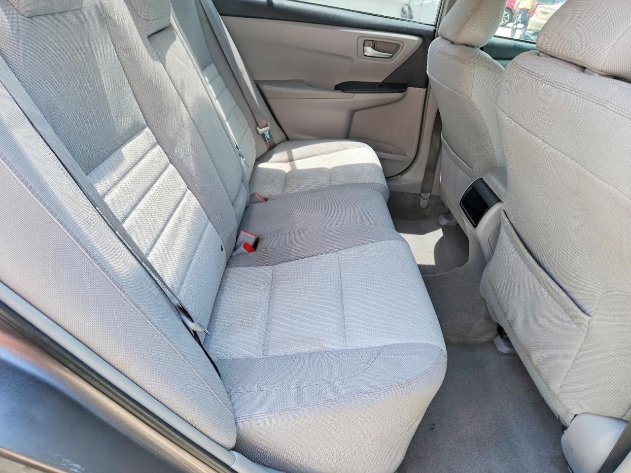 2015 Toyota Camry Le Gray vin: 4T4BF1FK5FR457587