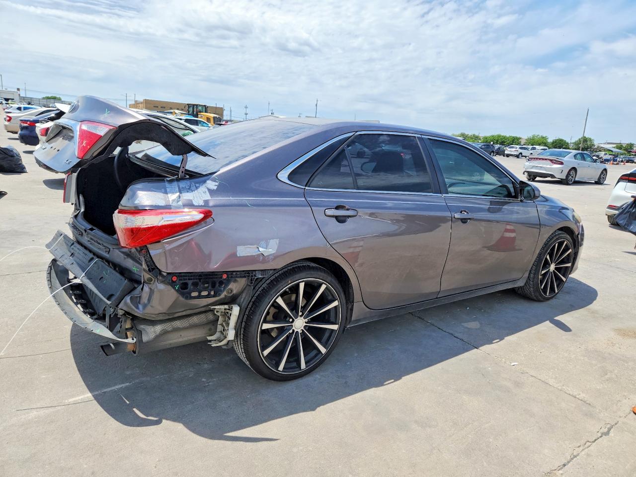 2015 Toyota Camry Le Gray vin: 4T4BF1FK5FR457587