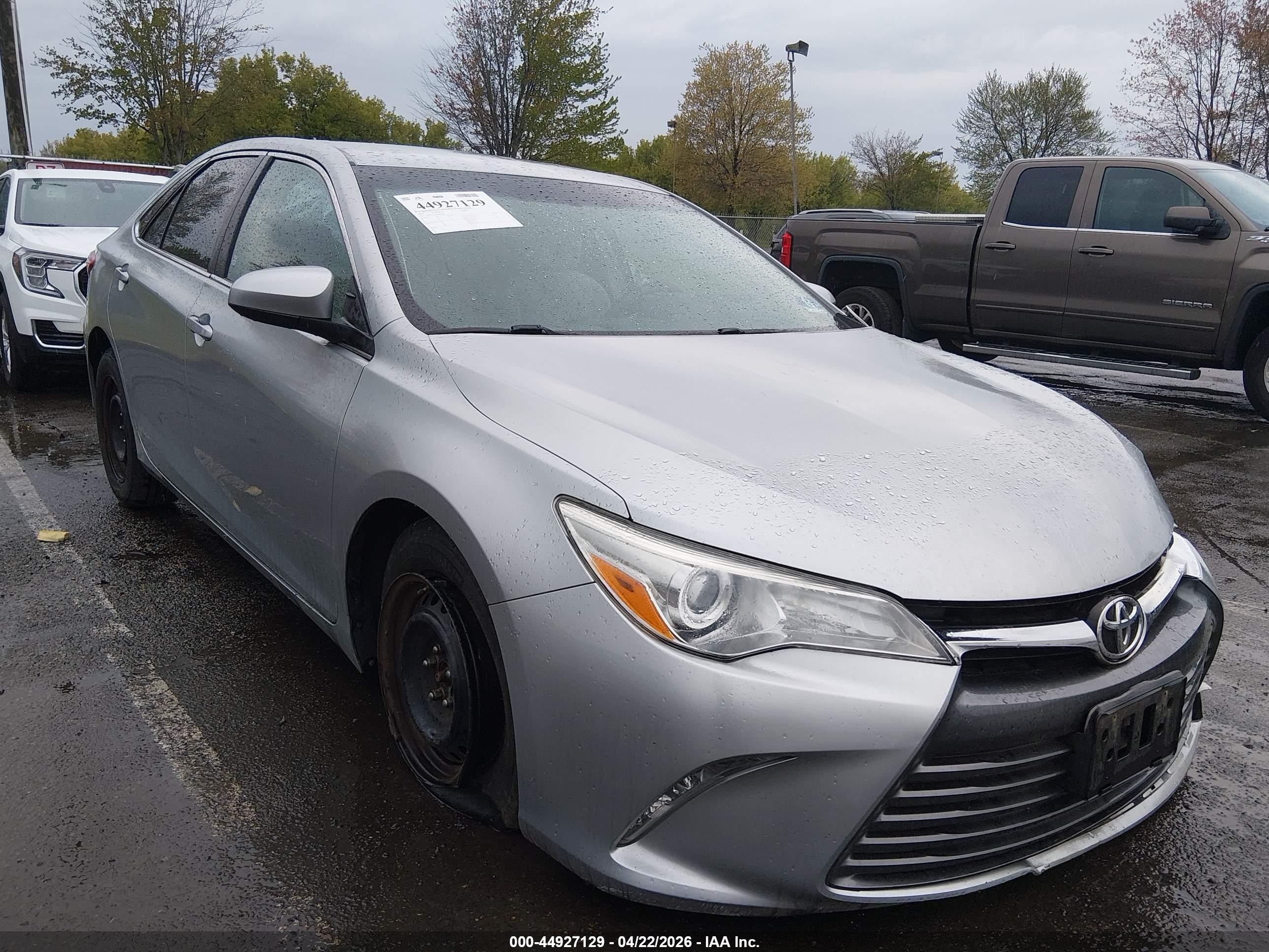 2015 Toyota Camry Le Silver vin: 4T4BF1FK5FR458366