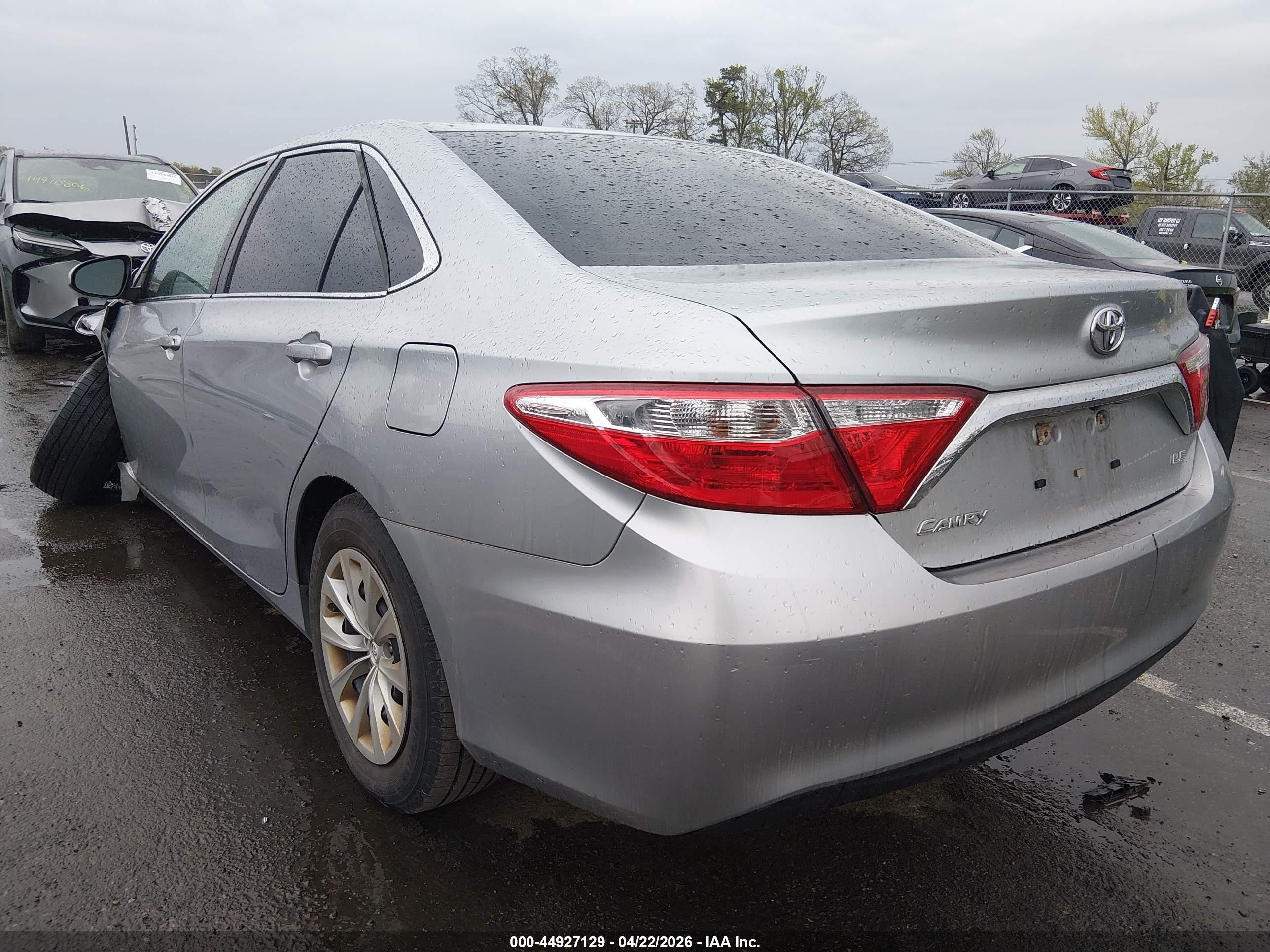 2015 Toyota Camry Le Silver vin: 4T4BF1FK5FR458366