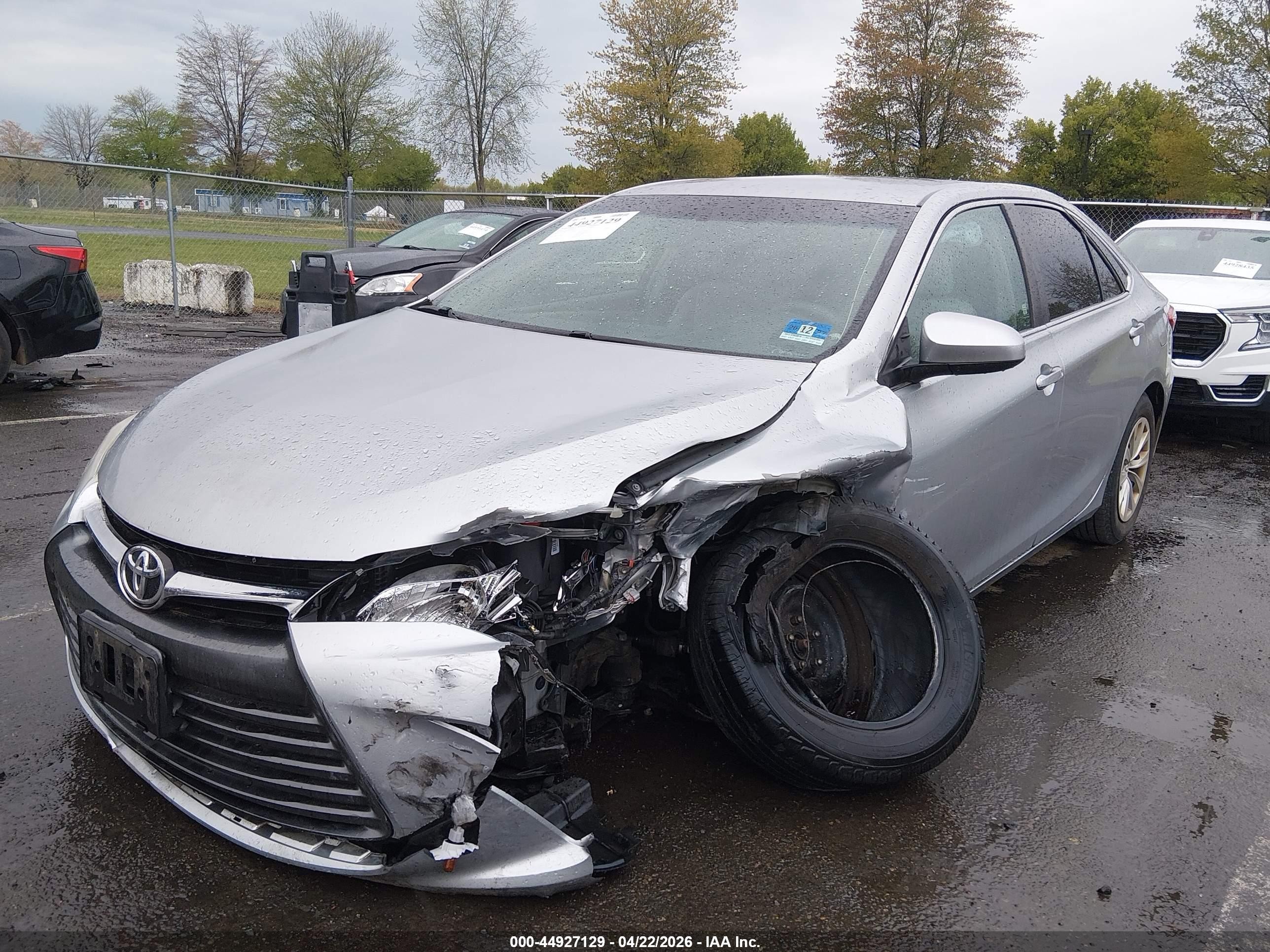 2015 Toyota Camry Le Silver vin: 4T4BF1FK5FR458366