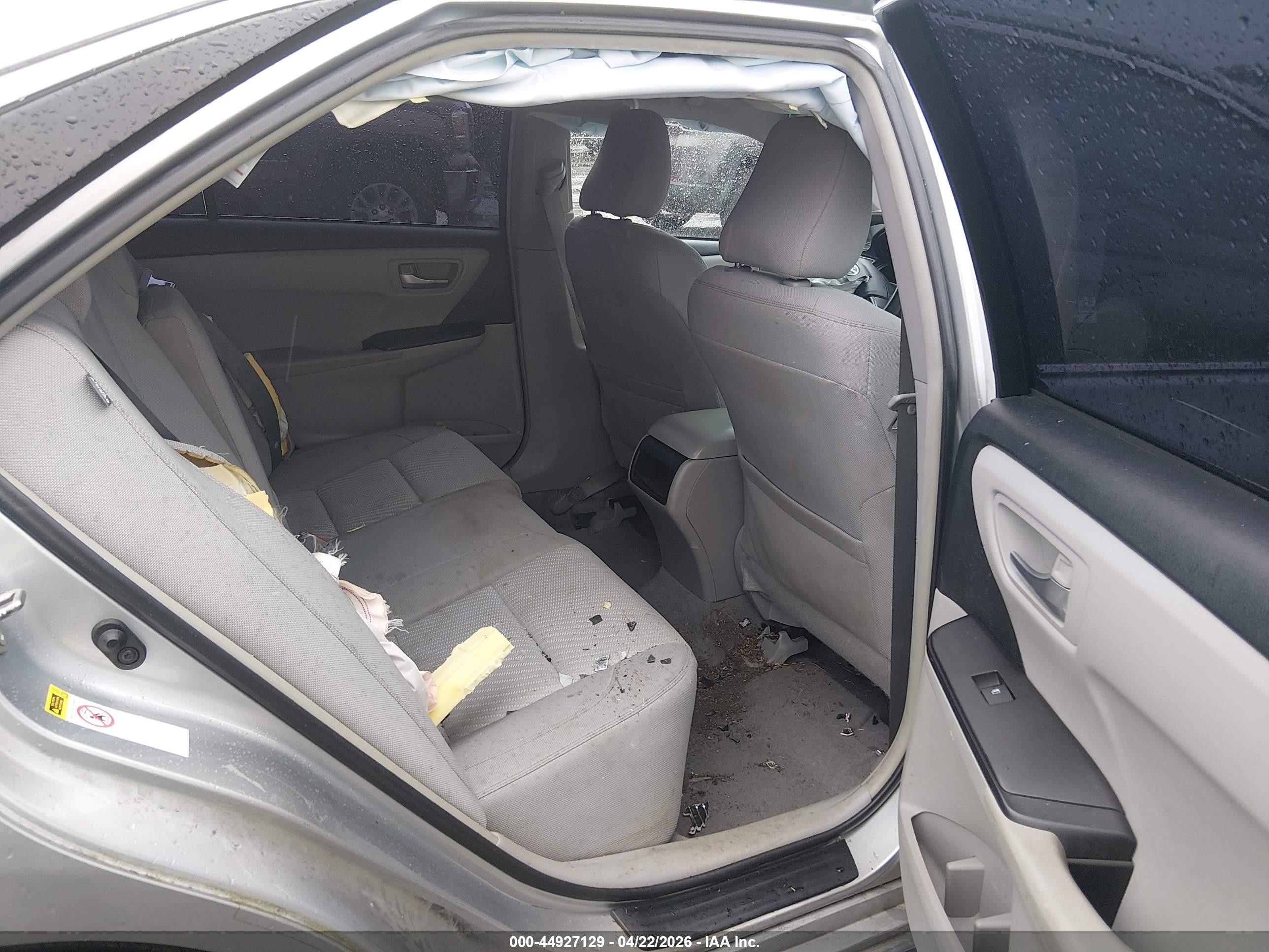 2015 Toyota Camry Le Silver vin: 4T4BF1FK5FR458366
