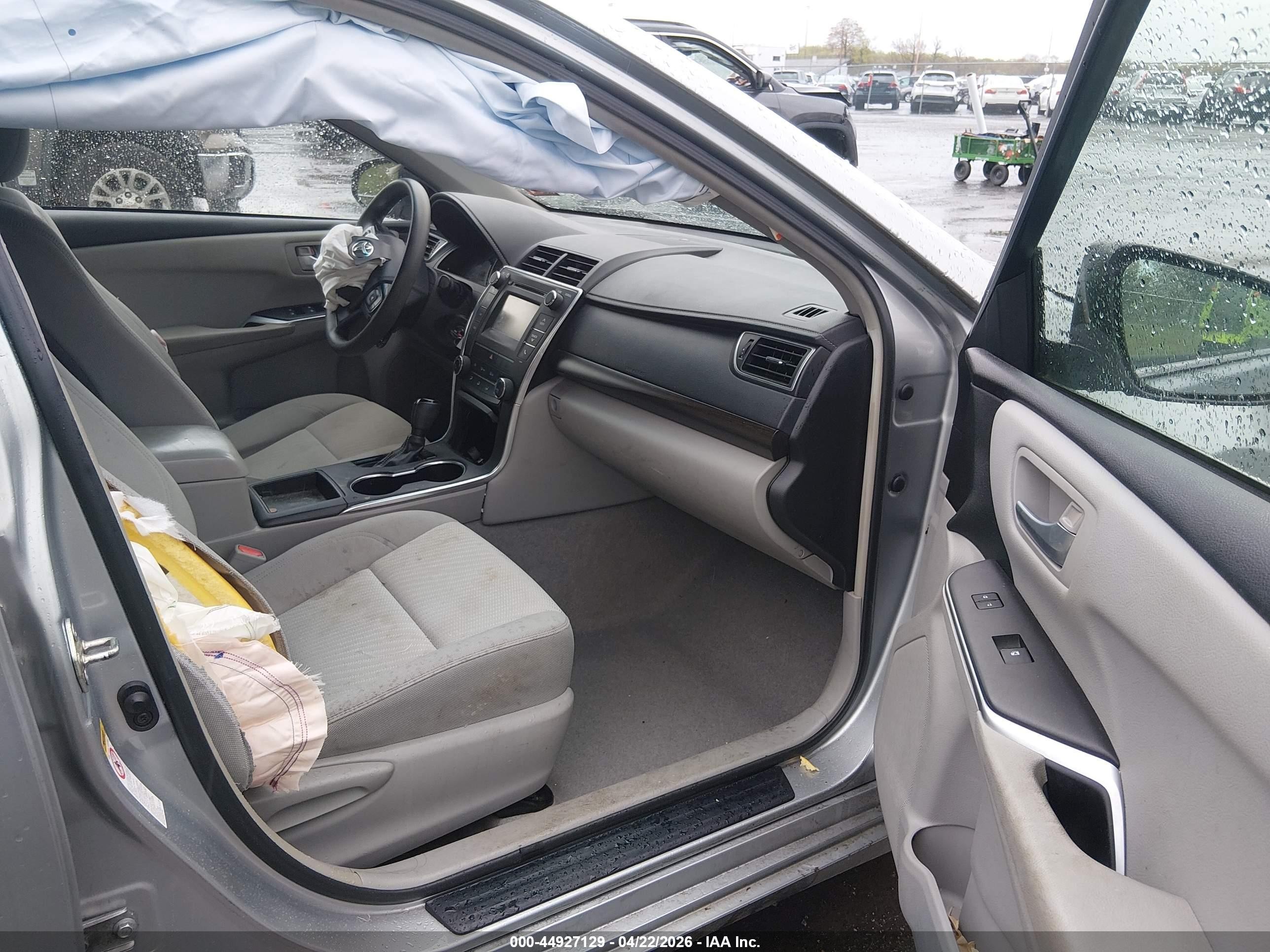 2015 Toyota Camry Le Silver vin: 4T4BF1FK5FR458366