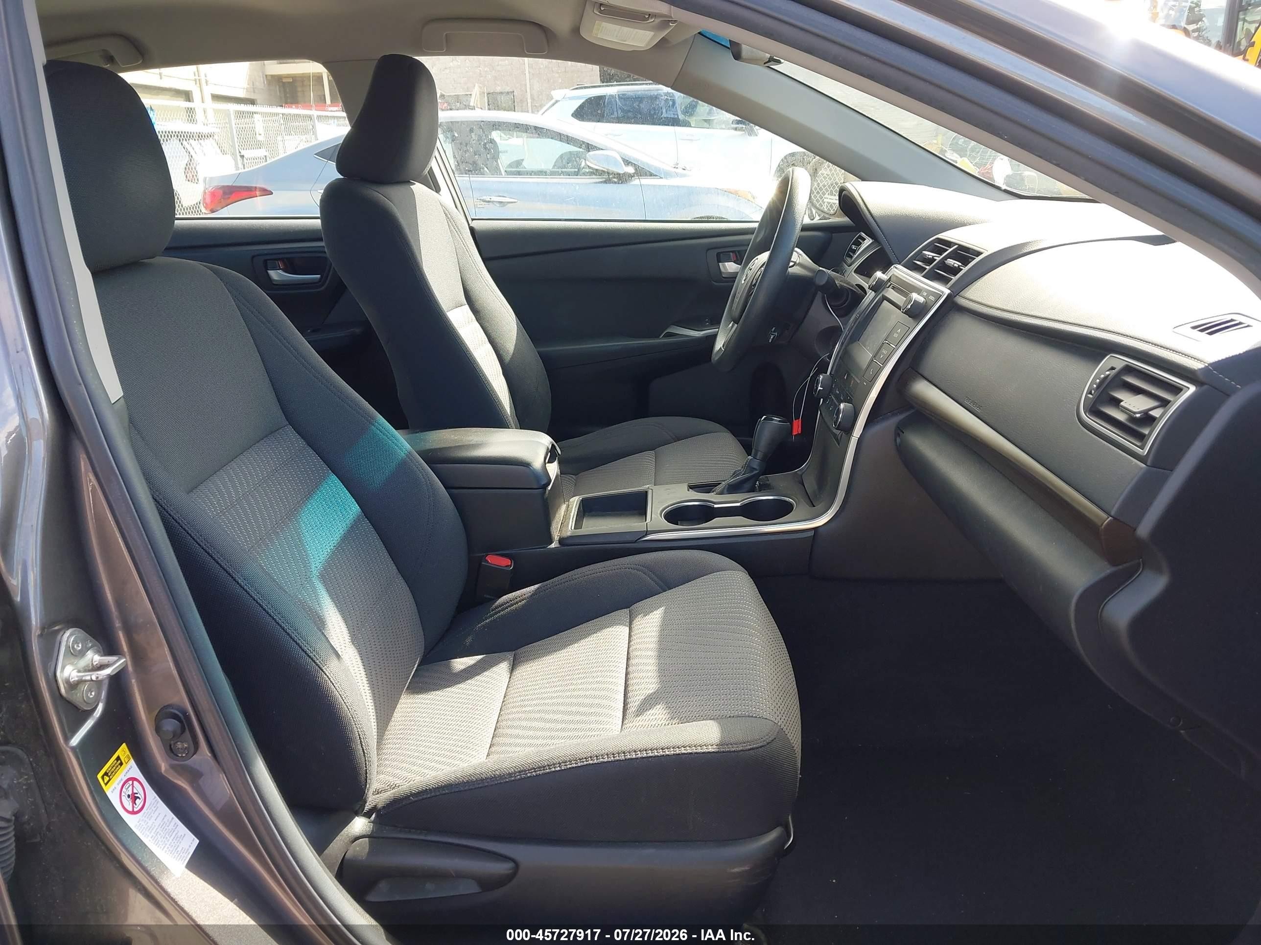 2015 Toyota Camry Le Gray vin: 4T4BF1FK5FR458495