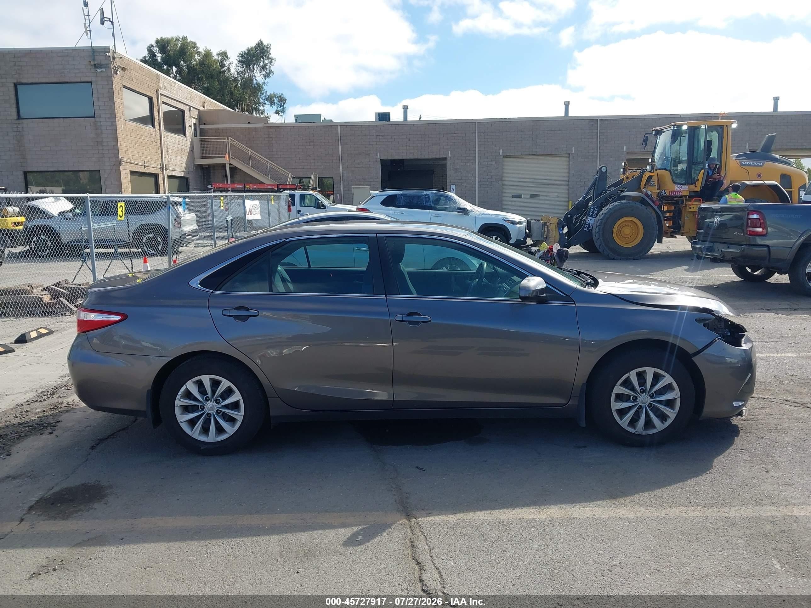 2015 Toyota Camry Le Gray vin: 4T4BF1FK5FR458495