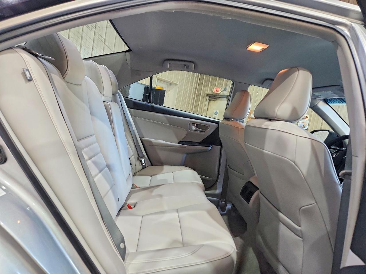 2015 Toyota Camry Xle Silver vin: 4T4BF1FK5FR465608
