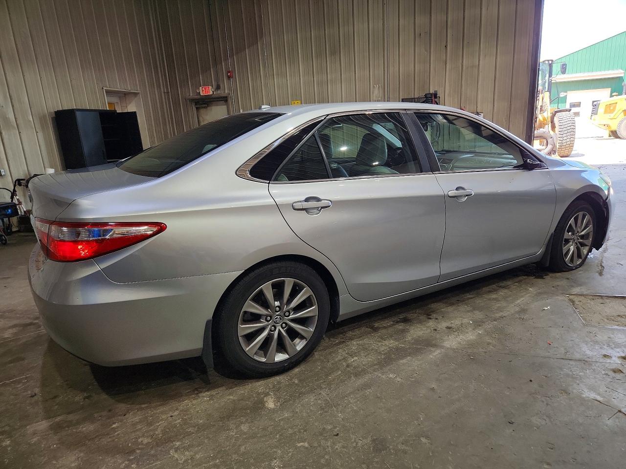2015 Toyota Camry Xle Silver vin: 4T4BF1FK5FR465608