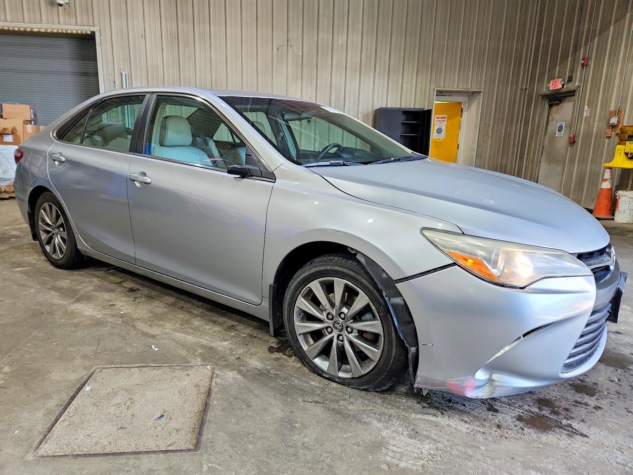 2015 Toyota Camry Xle Silver vin: 4T4BF1FK5FR465608