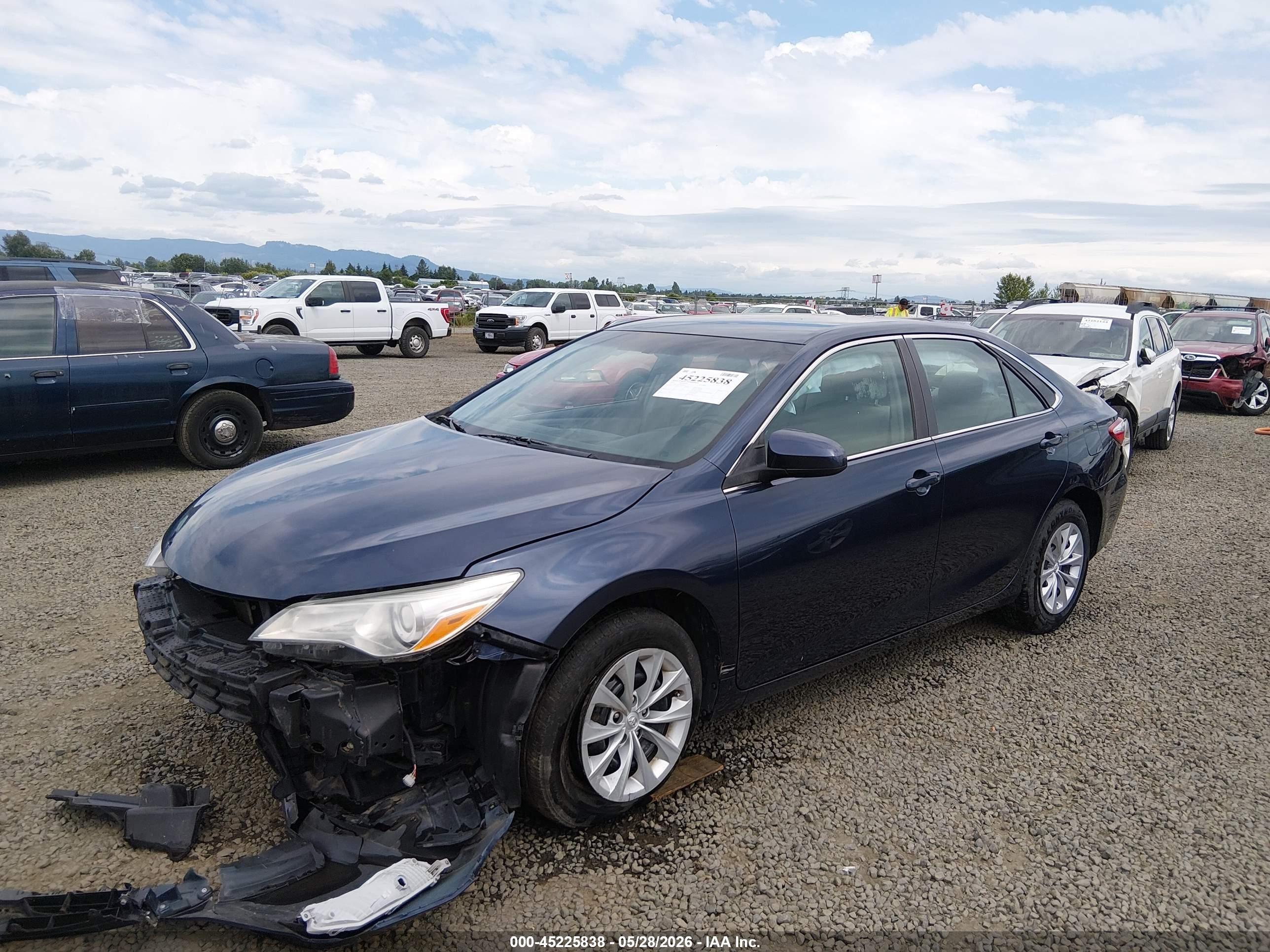 2015 Toyota Camry Le Dark Blue vin: 4T4BF1FK5FR476365