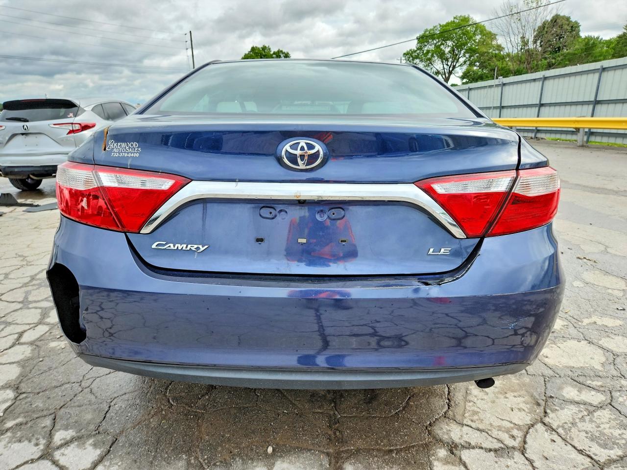 2015 Toyota Camry Le Blue vin: 4T4BF1FK5FR483719