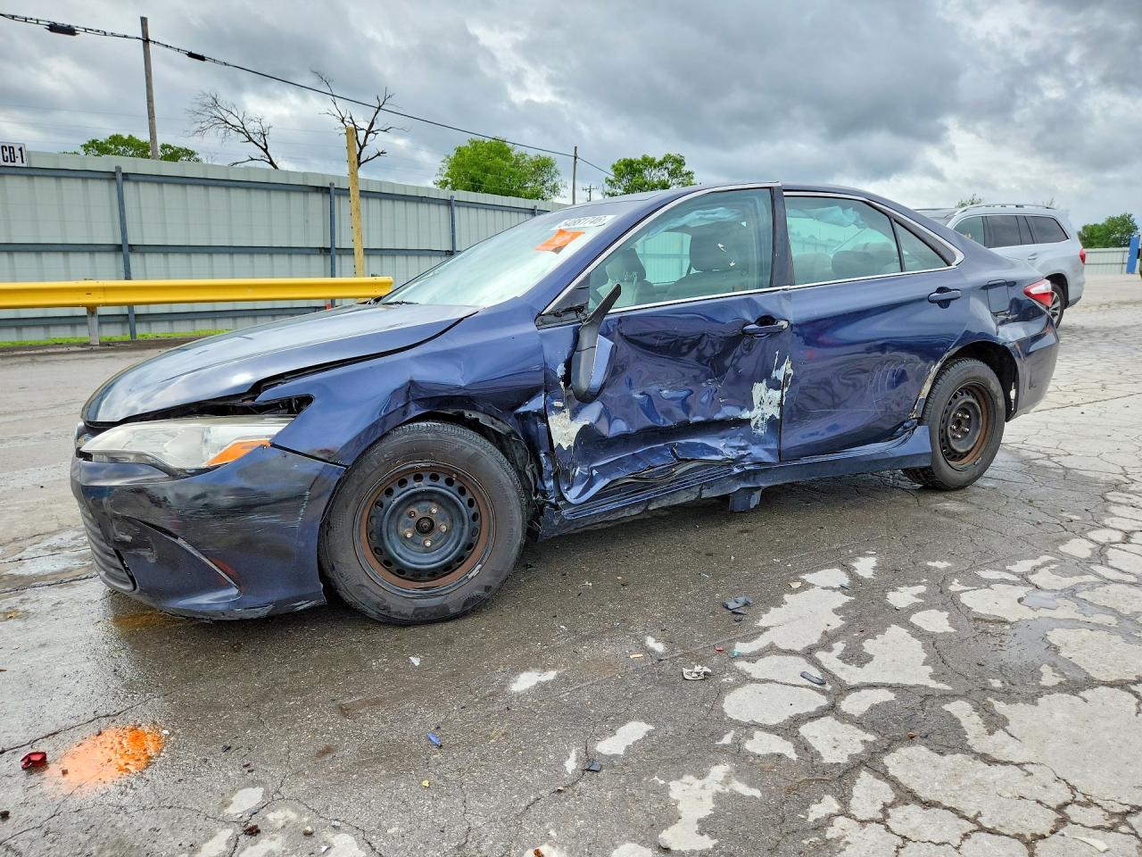 2015 Toyota Camry Le Blue vin: 4T4BF1FK5FR483719