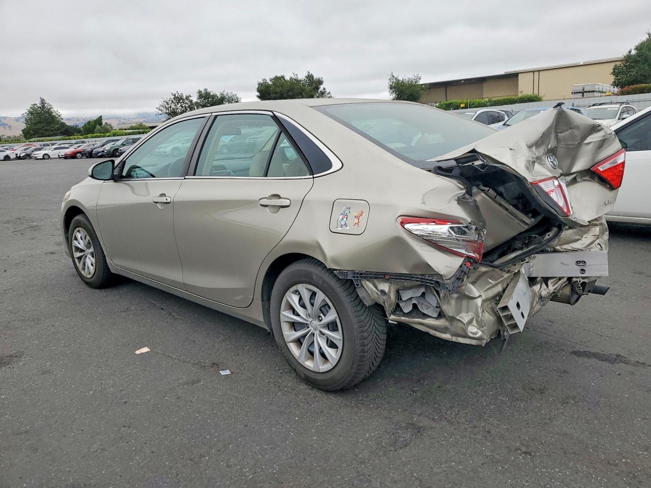 2015 Toyota Camry Le Tan vin: 4T4BF1FK5FR503113