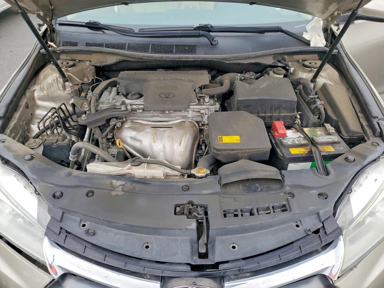 2015 Toyota Camry Le Tan vin: 4T4BF1FK5FR503113