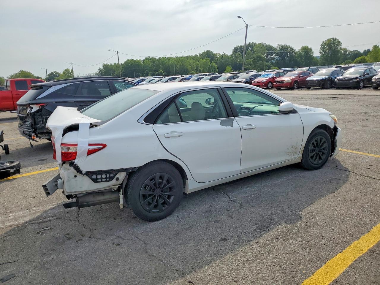 2015 Toyota Camry Le White vin: 4T4BF1FK5FR507548