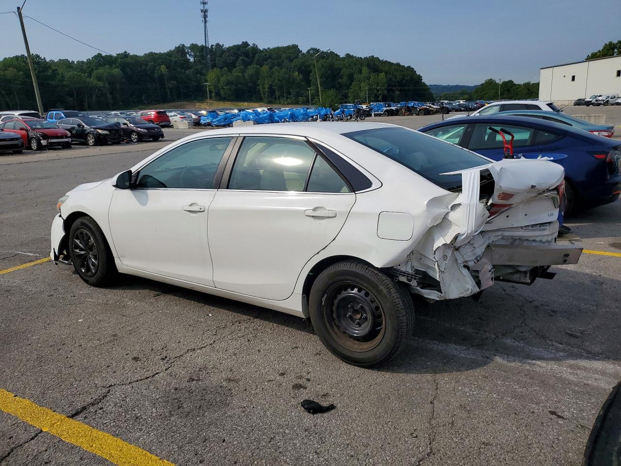 2015 Toyota Camry Le White vin: 4T4BF1FK5FR507548