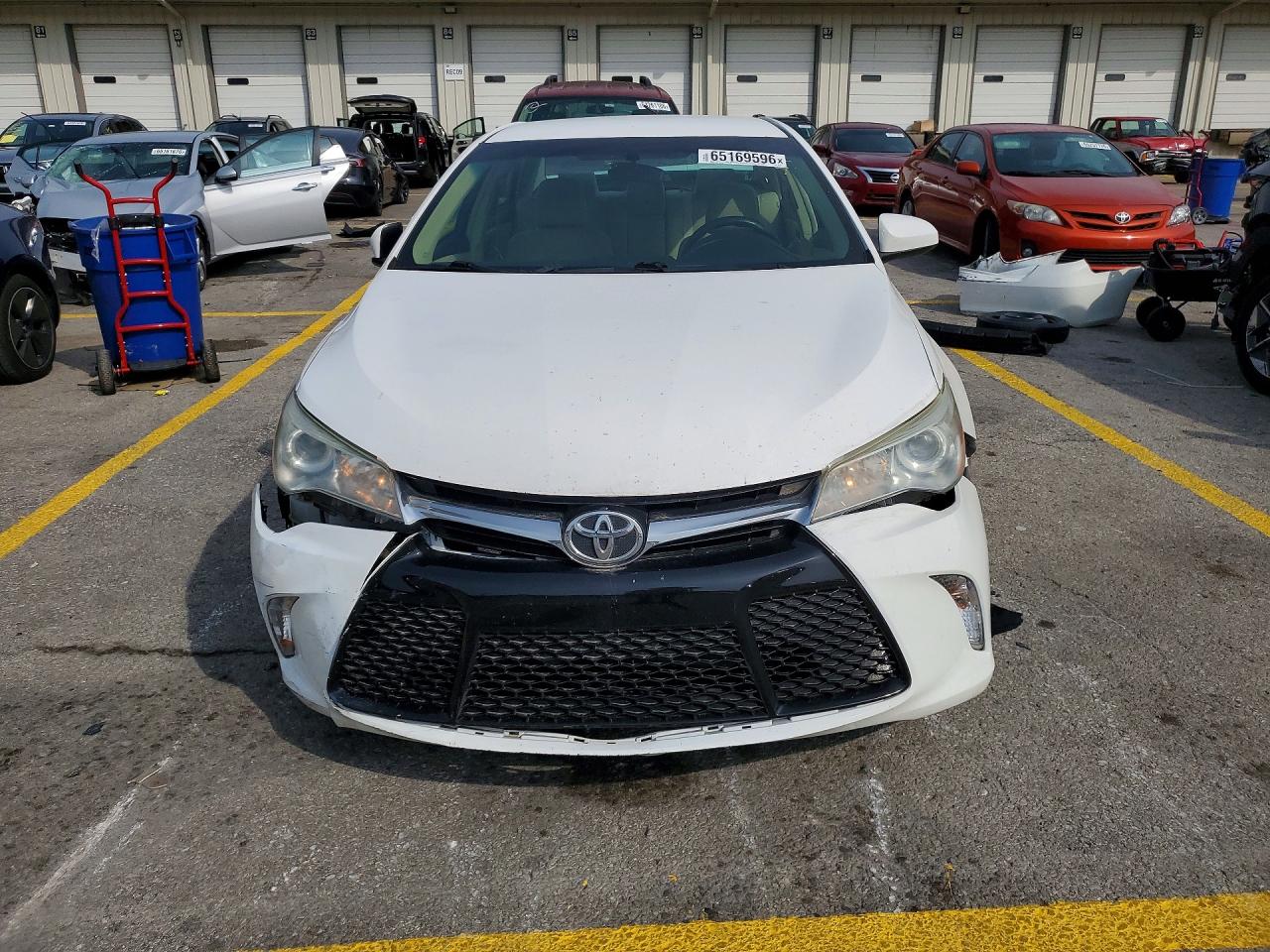 2015 Toyota Camry Le White vin: 4T4BF1FK5FR507548