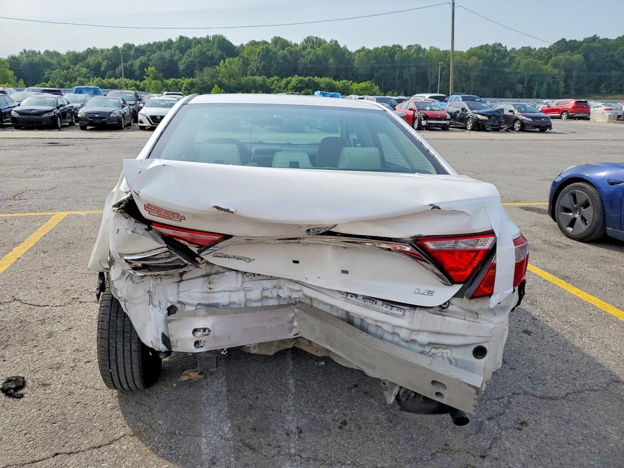 2015 Toyota Camry Le White vin: 4T4BF1FK5FR507548