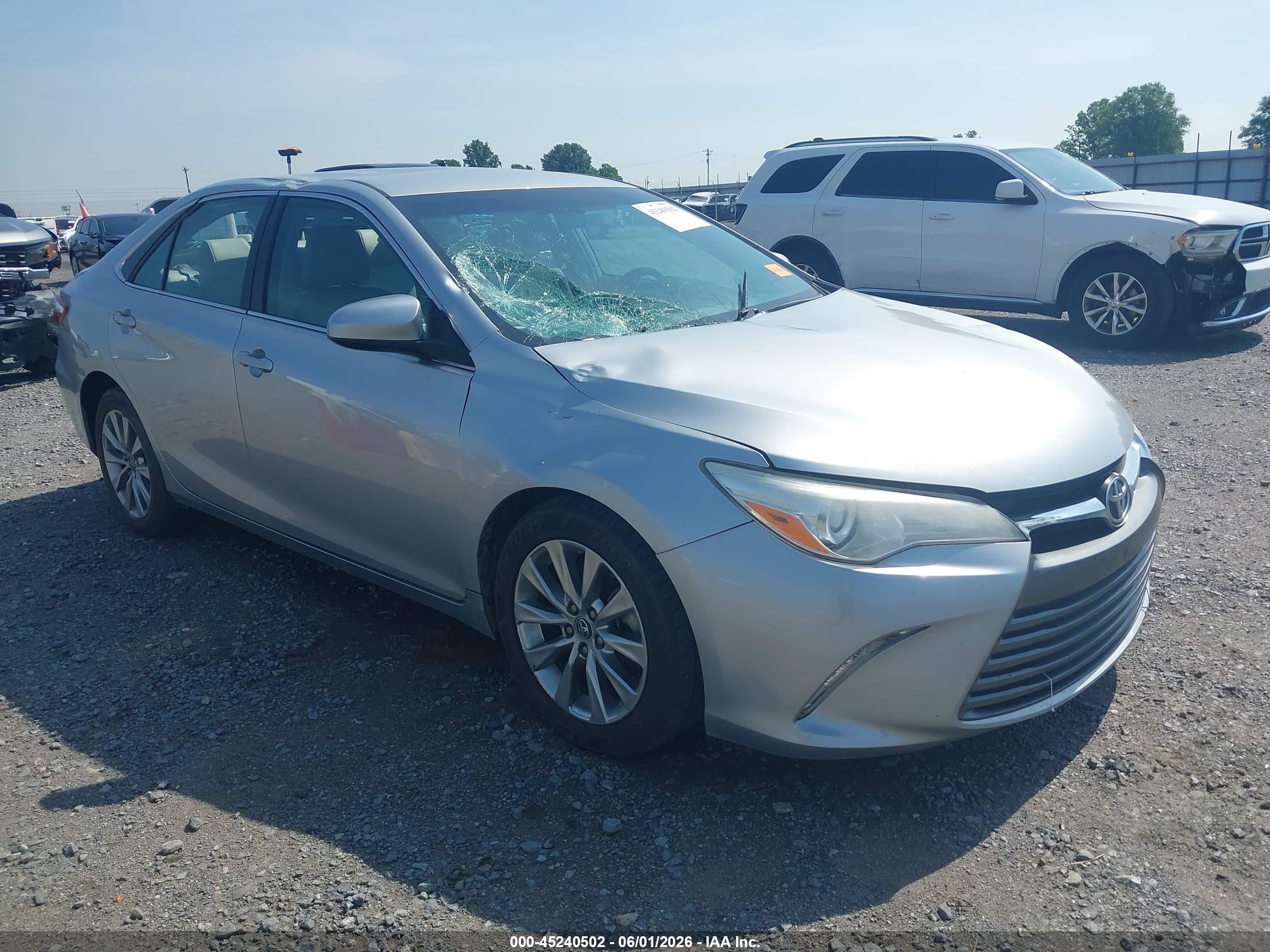 2015 Toyota Camry Xle Silver vin: 4T4BF1FK5FR508084