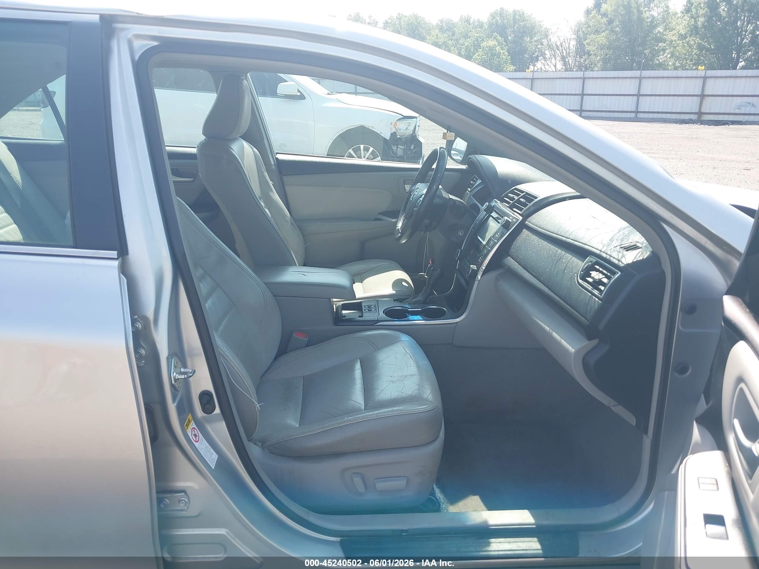 2015 Toyota Camry Xle Silver vin: 4T4BF1FK5FR508084