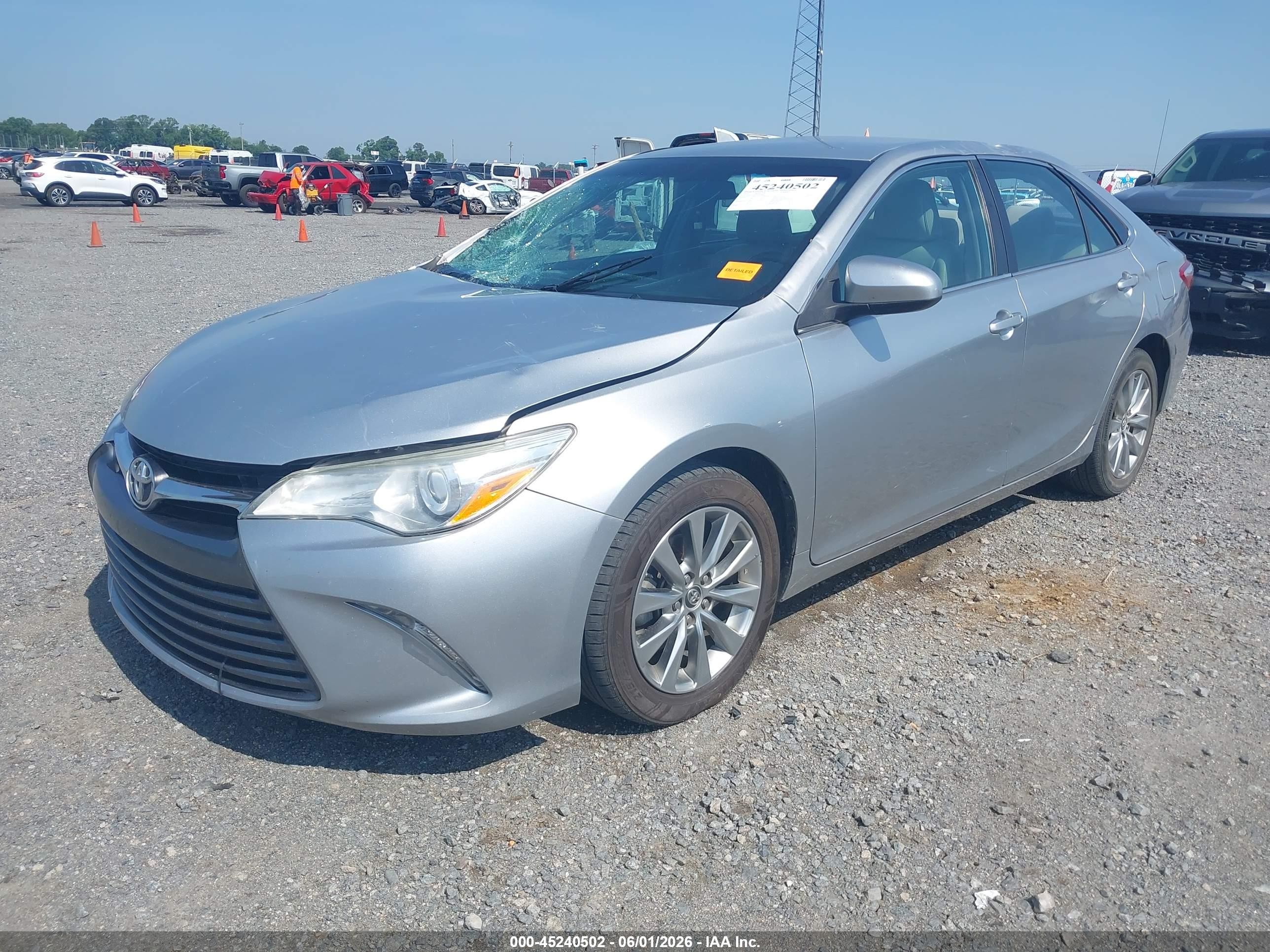 2015 Toyota Camry Xle Silver vin: 4T4BF1FK5FR508084